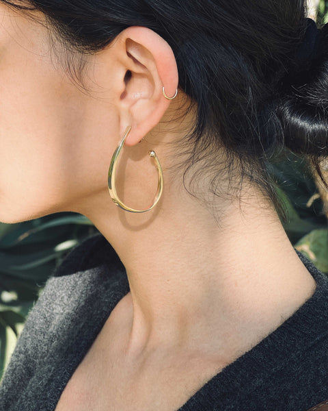 THICK ROUNDED HOOP EARRINGS – Kendall Conrad